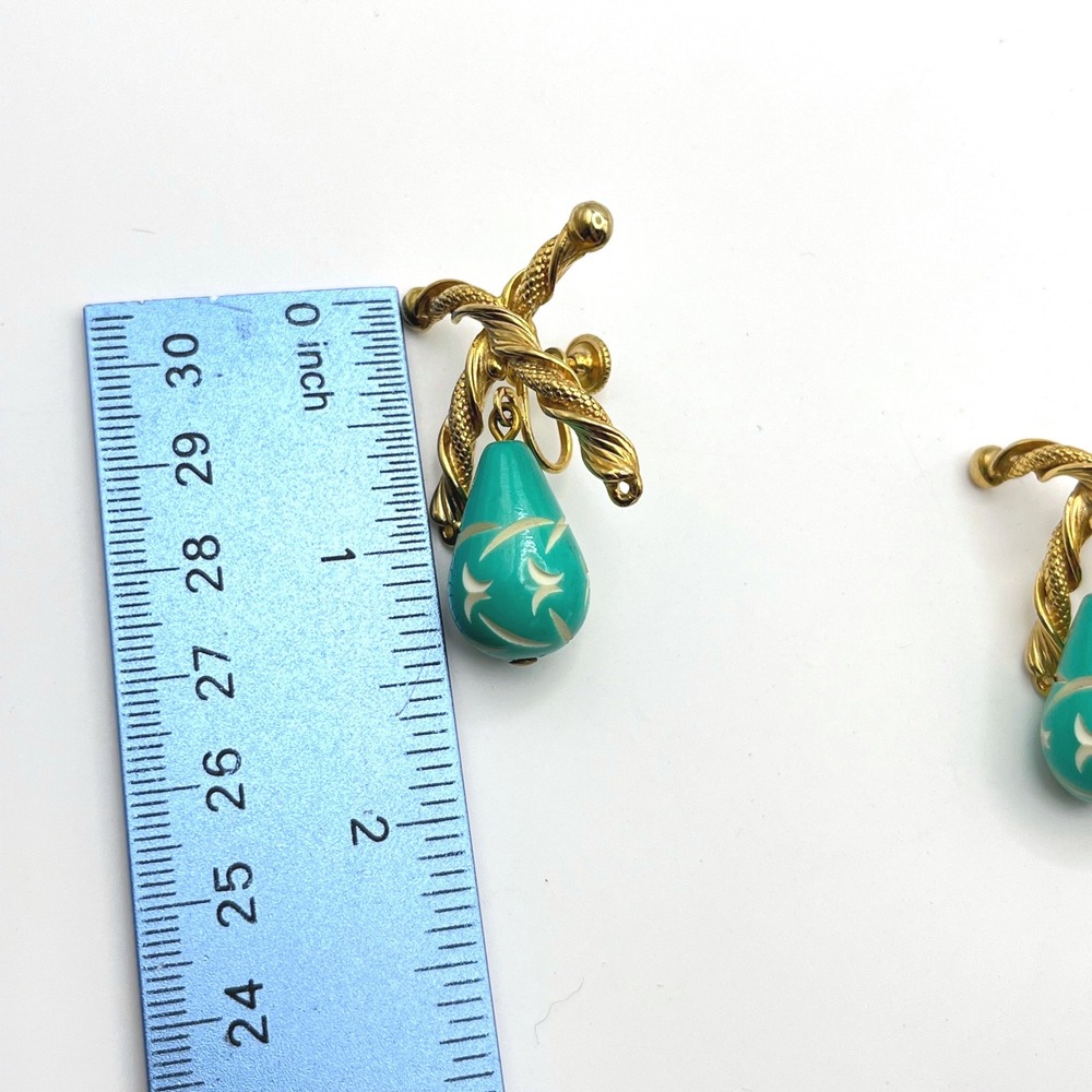 Schiaparelli Vintage Gold Tone Turquoise Carved Bead Dangle Clip On Earrings - Picture 3 of 4